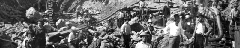 La storia della corsa all'oro negli Stati Uniti Mining on the American River near Sacramento circa 1852