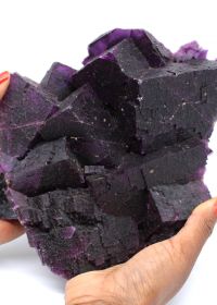 Minerali fluorescenti: quando le pietre brillano al buio mineral 8