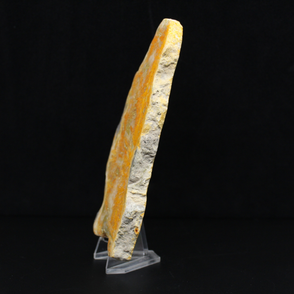 Placca di diaspro a forma di bombo dall'Indonesia