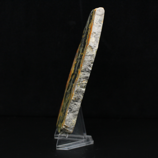 Placca di diaspro calabrone: frammento di Giava