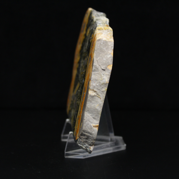 Placca di diaspro calabrone - Equilibrio minerale