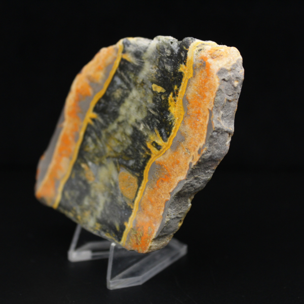 Placca di diaspro calabrone - Equilibrio minerale