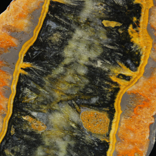 Placca di diaspro calabrone - Equilibrio minerale