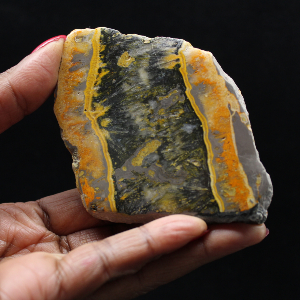 Placca di diaspro calabrone - Equilibrio minerale