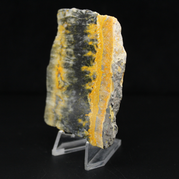 Piccola placca lucidata di diaspro calabrone