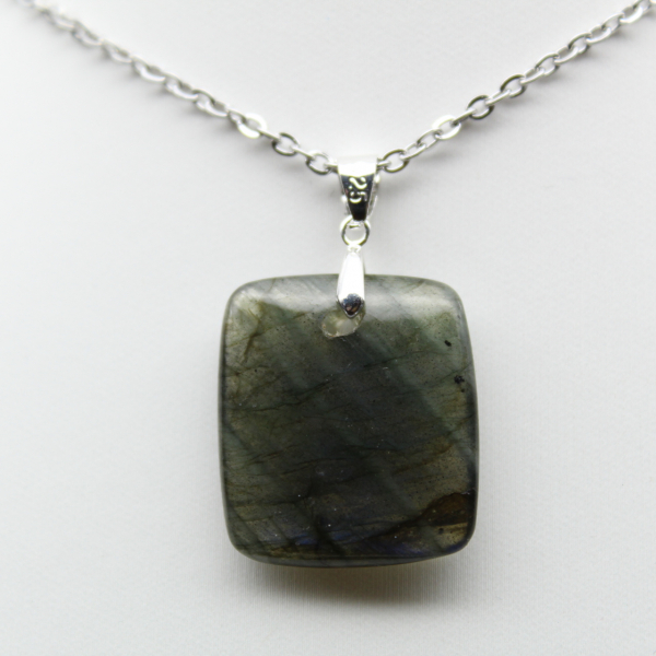Ciondolo in labradorite quadrata