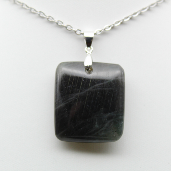 Ciondolo in pietra di labradorite quadrata