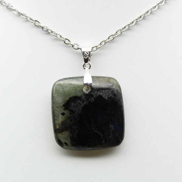 Ciondolo quadrato in labradorite naturale