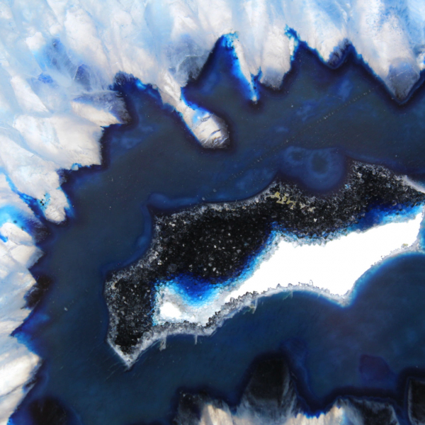 Fetta decorativa di agata blu, di origine brasiliana