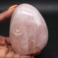 Roccia di quarzo rosa lucido