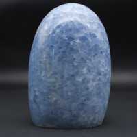 Calcite blu lucido a mano libera