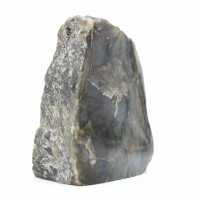 Pietre metà lucide e metà grezze