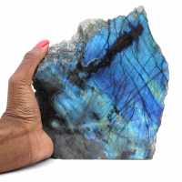 Pietra labradorite da collezione lucida su un lato