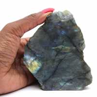 Labradorite lucidata su un lato