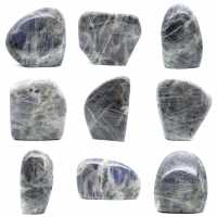 Spettrolite lucidata a forma libera Spettrolite lucidata a forma libera