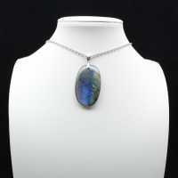 Ciondolo ovale in labradorite