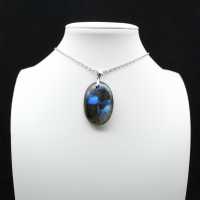 Ciondolo ovale in labradorite