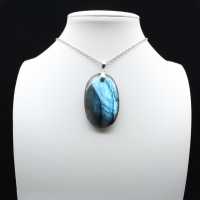 Ciondolo ovale in labradorite