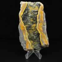 Spessa fetta di diaspro calabrone lucidato