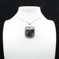 Ciondolo in labradorite quadrata