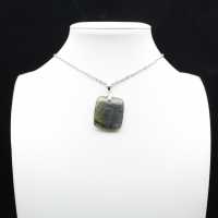 Ciondolo in labradorite quadrata