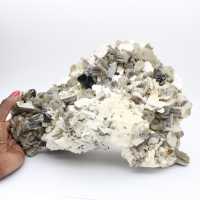 Mica e tormalina su quarzo bianco dall'Afghanistan