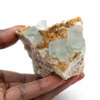 Fluorite verde grezza: cristallo su roccia ospite, Marocco Fluorite verde grezza: cristallo su roccia ospite, Marocco