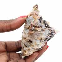 Cristallo di fluorite su matrice: minerale verde proveniente dal Marocco Cristallo di fluorite su matrice: minerale verde proveniente dal Marocco