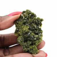 Piccolo epidoto su matrice chiara dal Marocco