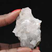 Piccola roccia di quarzo e goethite, cristalli provenienti dal Marocco