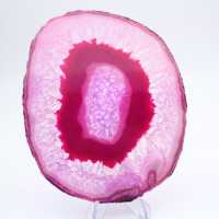 Sezione di agata rosa lucidata e tinta