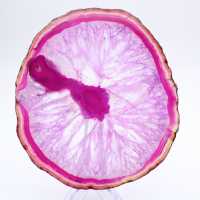 Fetta di agata naturale tinta di rosa