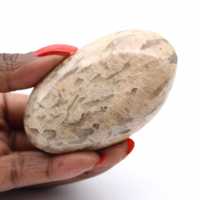 Ciottolo naturale di feldspato malgascio – Collezione di minerali Ciottolo naturale di feldspato malgascio – Collezione di minerali