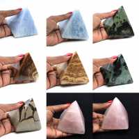 Piramide di calcite blu