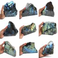 Labradorite monofacciale da collezione lucidata