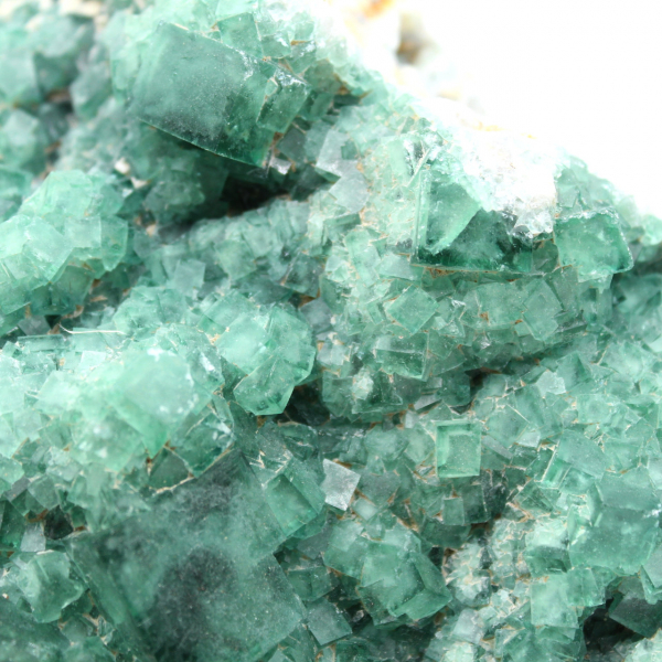 Fluorite cristallizzata in un cubo di quasi 4 chilo