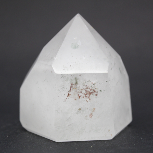 Prisma in cristallo di quarzo con inclusione di clorite