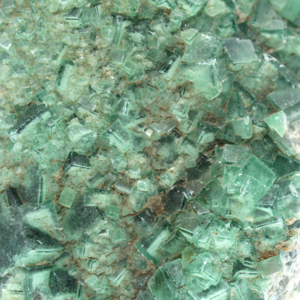 Cristallizzazione cubica della fluorite del madagascar