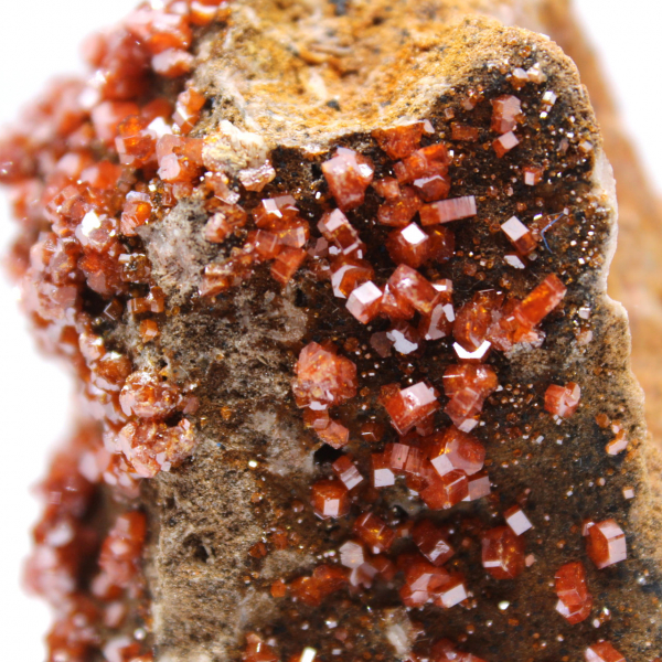 Cristalli naturali di vanadinite