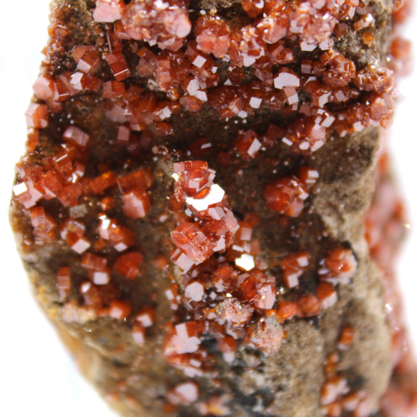 Cristalli naturali di vanadinite