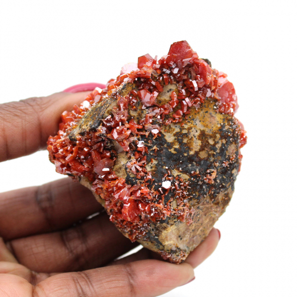 Cristalli di vanadinite sulla ganga