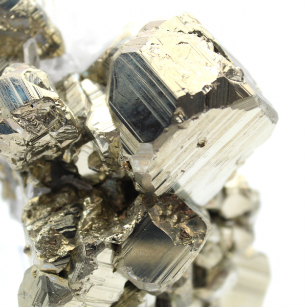 Grandi cristalli di pirite con calcite