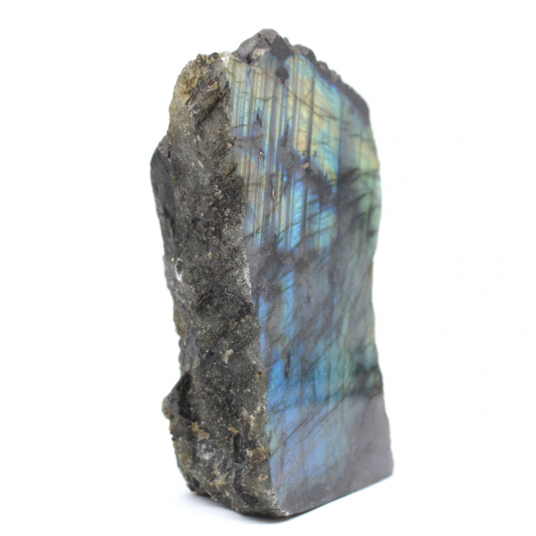 Labradorite metà grezza e metà lucida