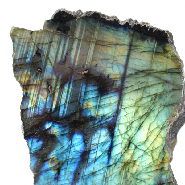 Labradorite metà grezza e metà lucida