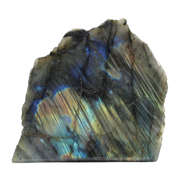 Labradorite lucidata su un lato, proveniente dal Madagascar