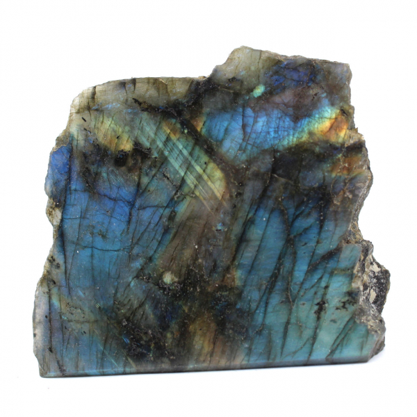 Labradorite naturale lucidata su un lato