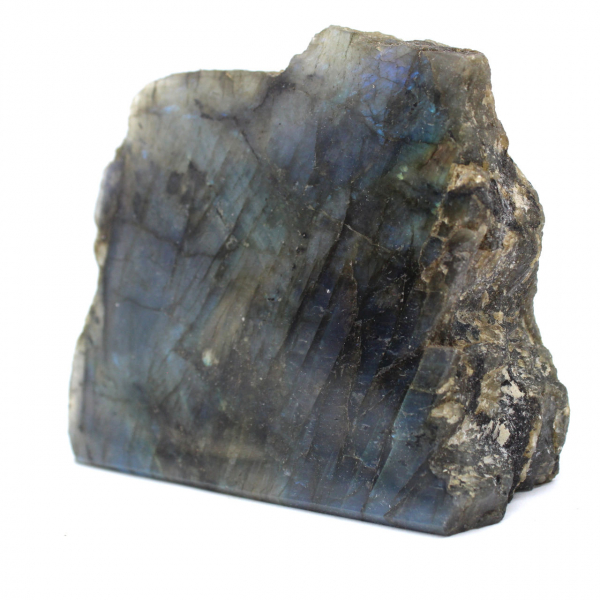 Labradorite naturale lucidata su un lato