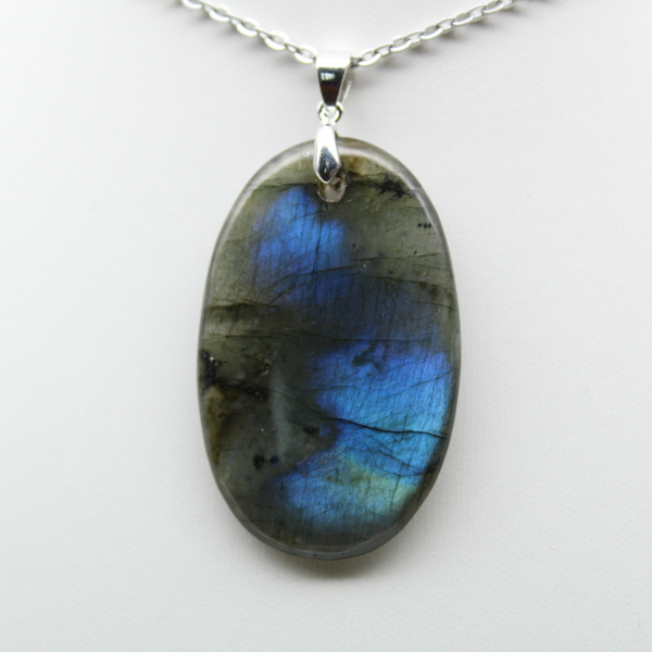 Ciondolo ovale in labradorite