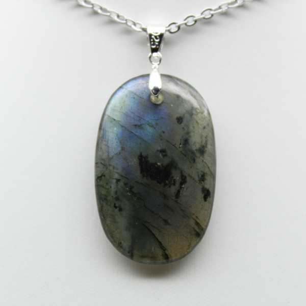 Ciondolo ovale in labradorite