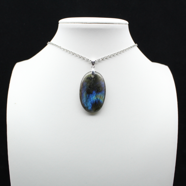 Ciondolo ovale in labradorite